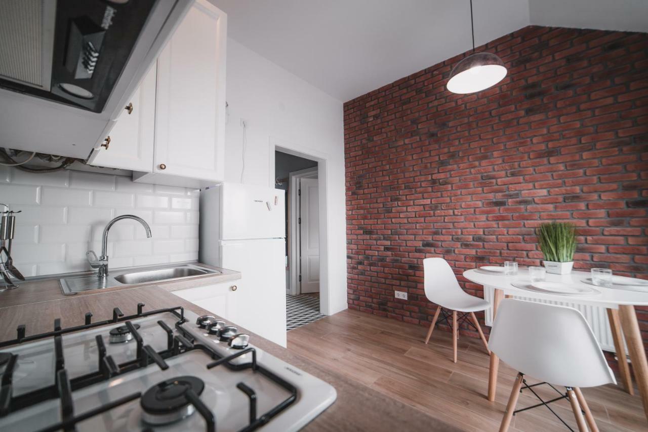 Kostjukowski Apartments Lychakivska 70A Lviv Buitenkant foto